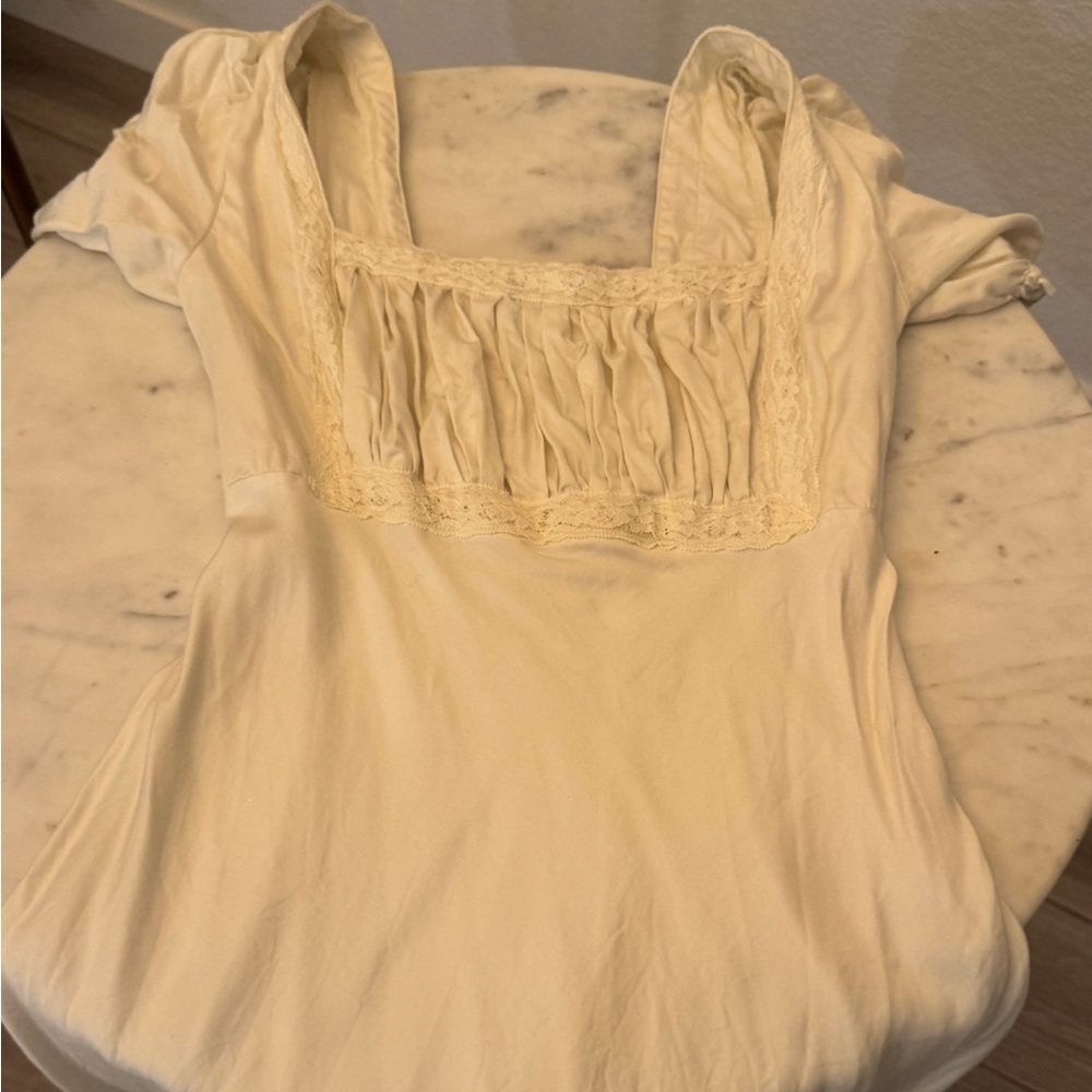 Elegant Cream Women's dress midi